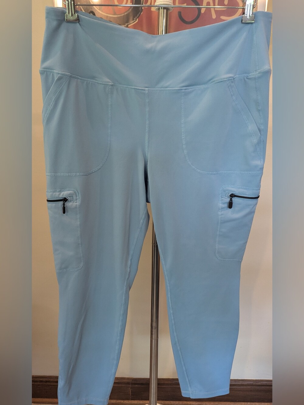 $20 Torrid Size 2X/18-20 Happy Camper Active Cargo Leggings Blue NWOT Plus Size